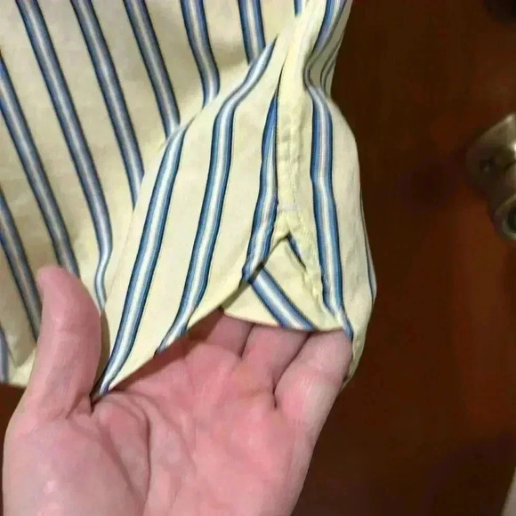 Tommy Hilfiger button collar size XL - Picture 3 of 9